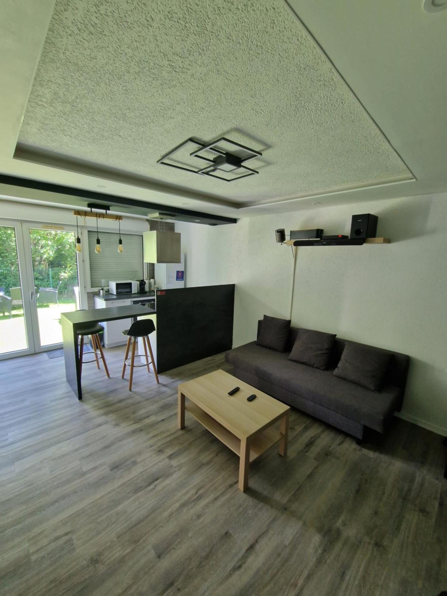 Logement Atypique & Parking Gratuit Gex Exterior foto